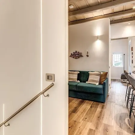 Piazza Dei Renzi Trastevere Building 4 Bedroom With Terrace * Rome