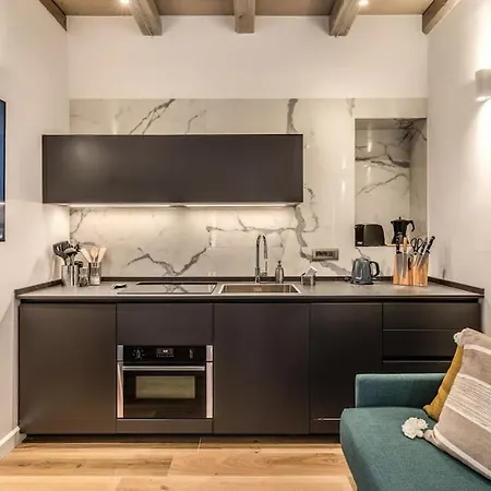 Piazza Dei Renzi Trastevere Building 4 Bedroom With Terrace