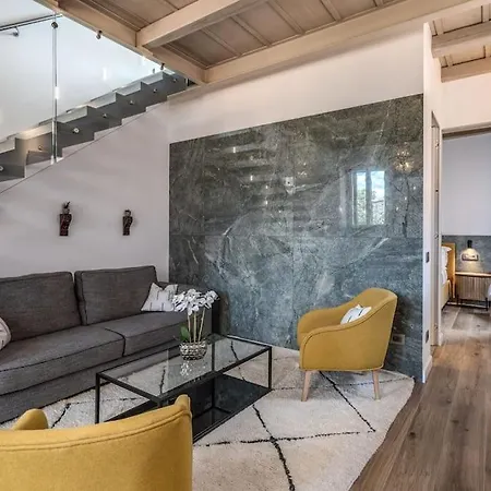 Piazza Dei Renzi Trastevere Building 4 Bedroom With Terrace * Rome
