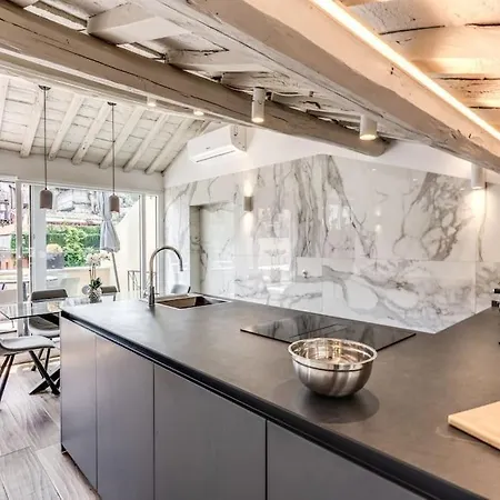 Piazza Dei Renzi Trastevere Building 4 Bedroom With Terrace Apartment