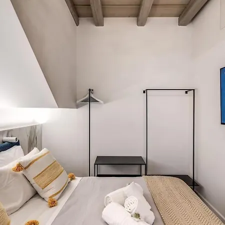 Apartment Piazza Dei Renzi Trastevere Building 4 Bedroom With Terrace