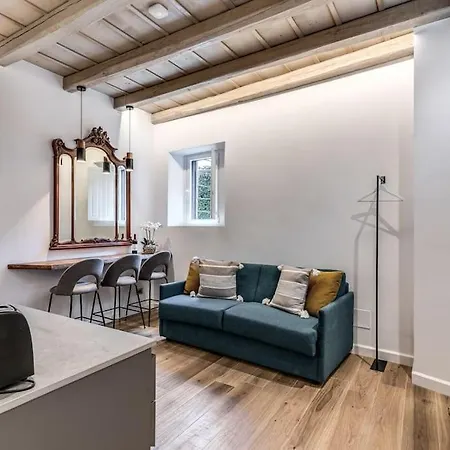 Piazza Dei Renzi Trastevere Building 4 Bedroom With Terrace *