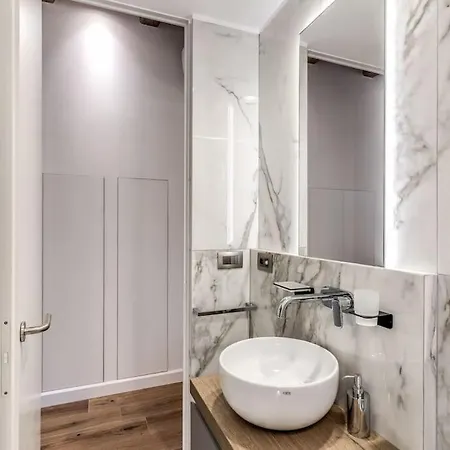 Piazza Dei Renzi Trastevere Building 4 Bedroom With Terrace Apartment Rome