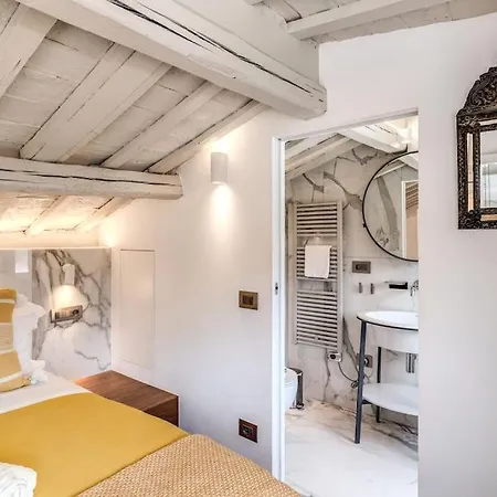 Piazza Dei Renzi Trastevere Building 4 Bedroom With Terrace Apartment *