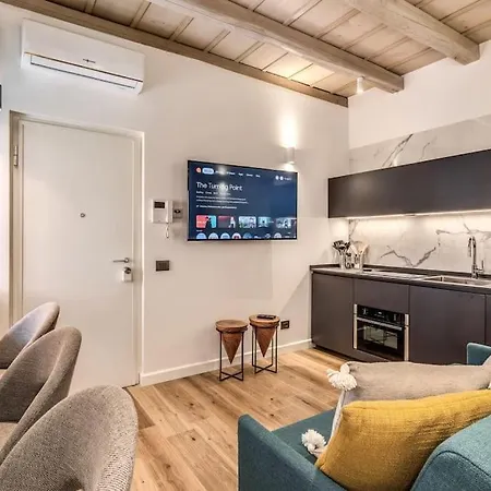 Piazza Dei Renzi Trastevere Building 4 Bedroom With Terrace Apartment Rome