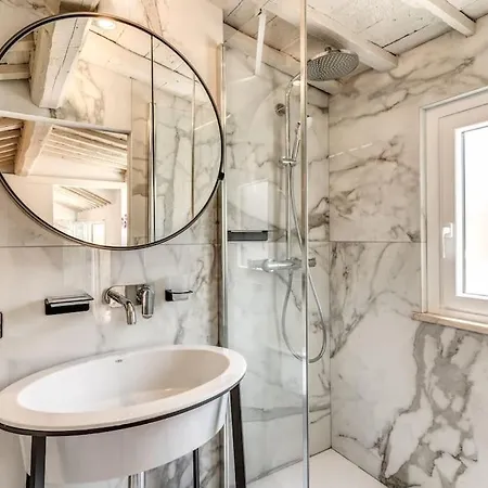 Piazza Dei Renzi Trastevere Building 4 Bedroom With Terrace Rome