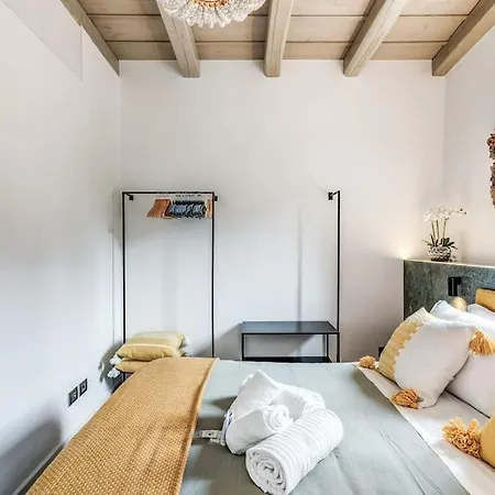 Piazza Dei Renzi Trastevere Building 4 Bedroom With Terrace