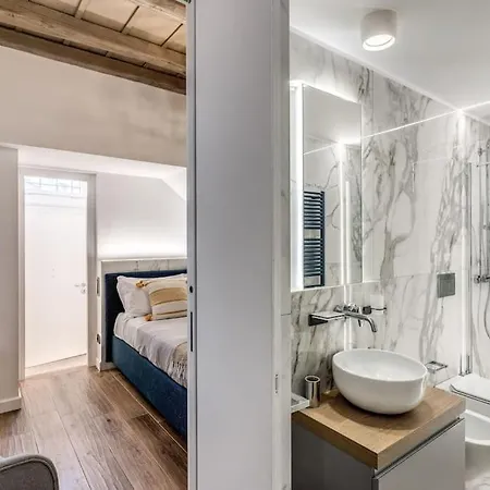 Piazza Dei Renzi Trastevere Building 4 Bedroom With Terrace Apartment *