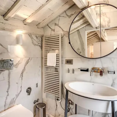 Piazza Dei Renzi Trastevere Building 4 Bedroom With Terrace Appartamento